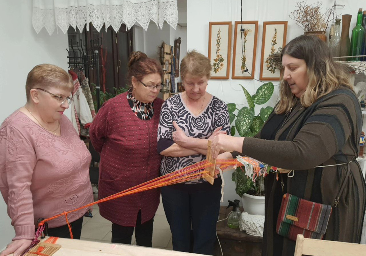 Участники регионального проекта «Активное долголетие – «Здоровая Рязань» с удовольствием посещают музейную Школу ремёсел